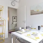 Ur-nest Vestri - Golden 公寓