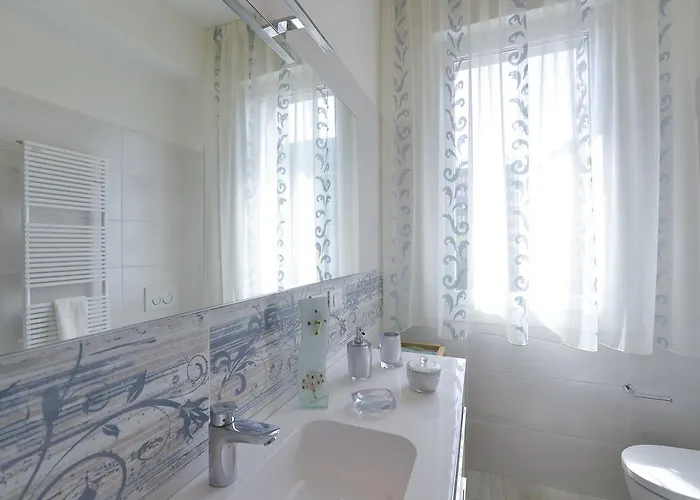 Ur-nest Vestri - Golden בולוניה