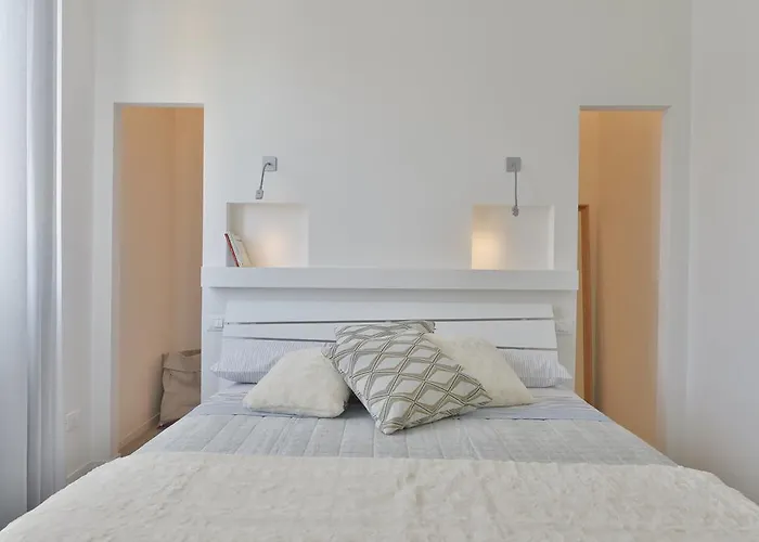 Ur-nest Vestri - Golden *