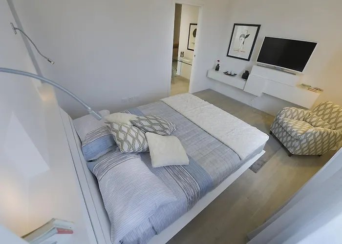 Ur-nest Vestri - Golden Appartement Bologne